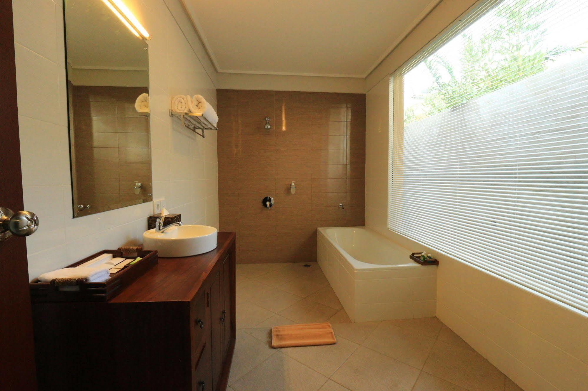 อูบุด ทรอปิคัล การ์เดน Hotel ภายนอก รูปภาพ